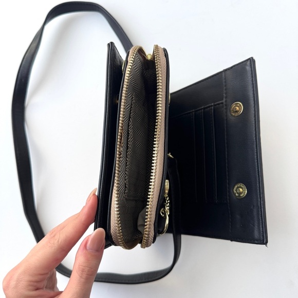 Steve Madden Colorblock Crossbody Clutch - Beige and Black with Gold Hardware - Picture 5 of 9